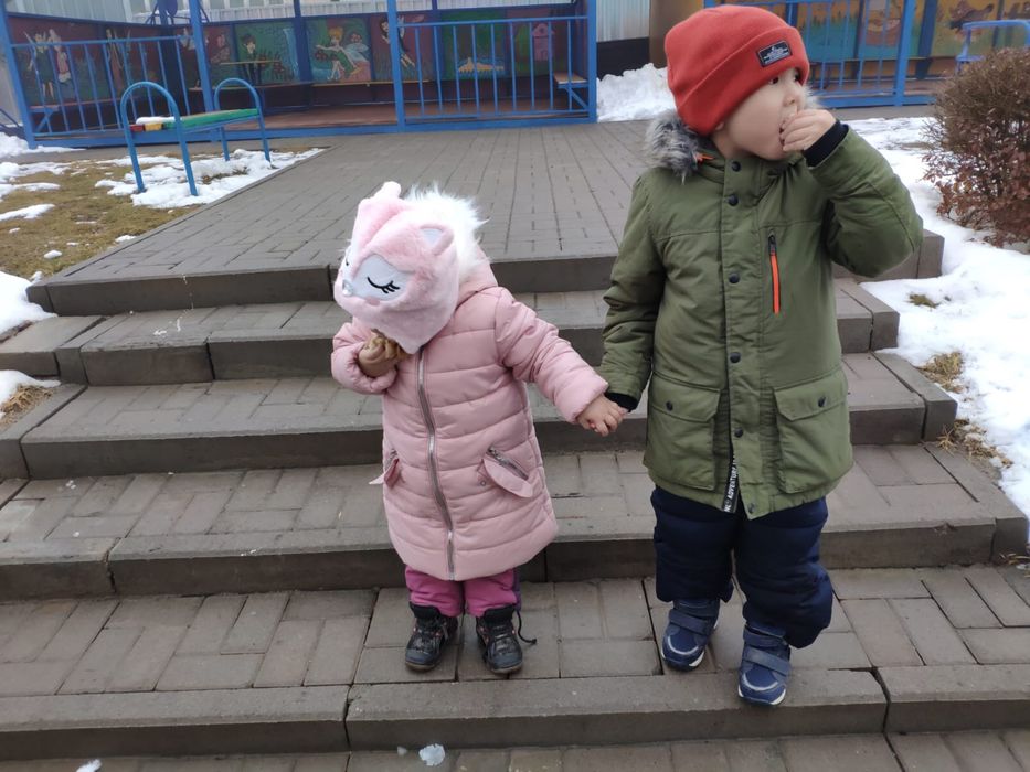 Продам детские куртки