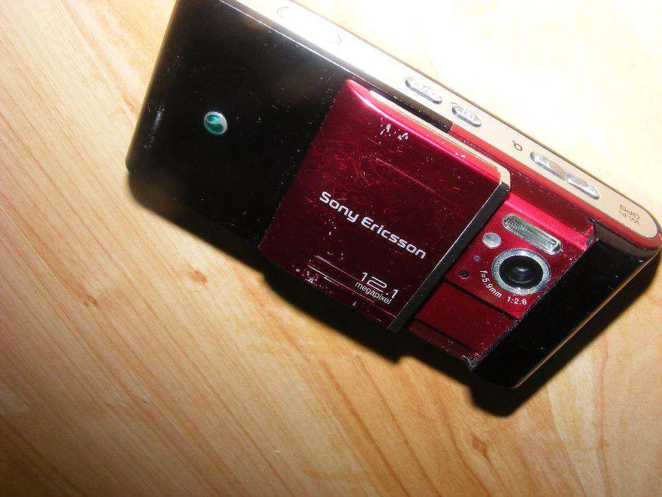 Sony Ericsson Satio(Idou)U1,cutie originala,cablu date,incarcator,husa