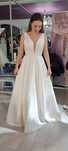 Rochie mireasa tip A line din tafta
