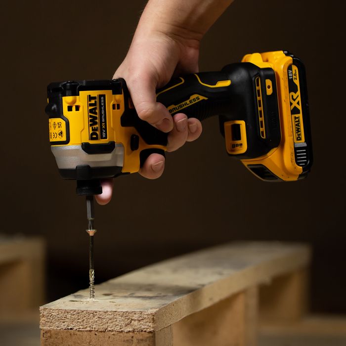 DeWALT Импакт / Винтоверт DCF850D1 Atomic 18V XR Brushless / Безчетков