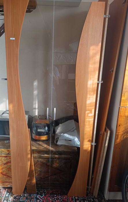 Шкаф книжный со стеклянной дверцей