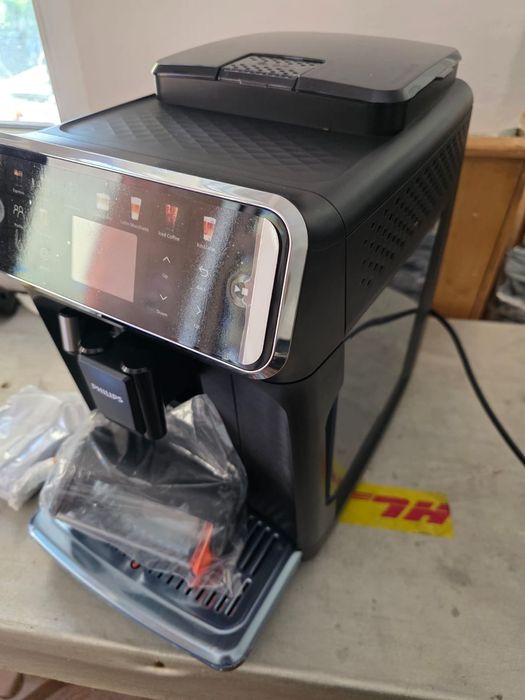 Expresor espressor Philips seria 5500 cappuccino