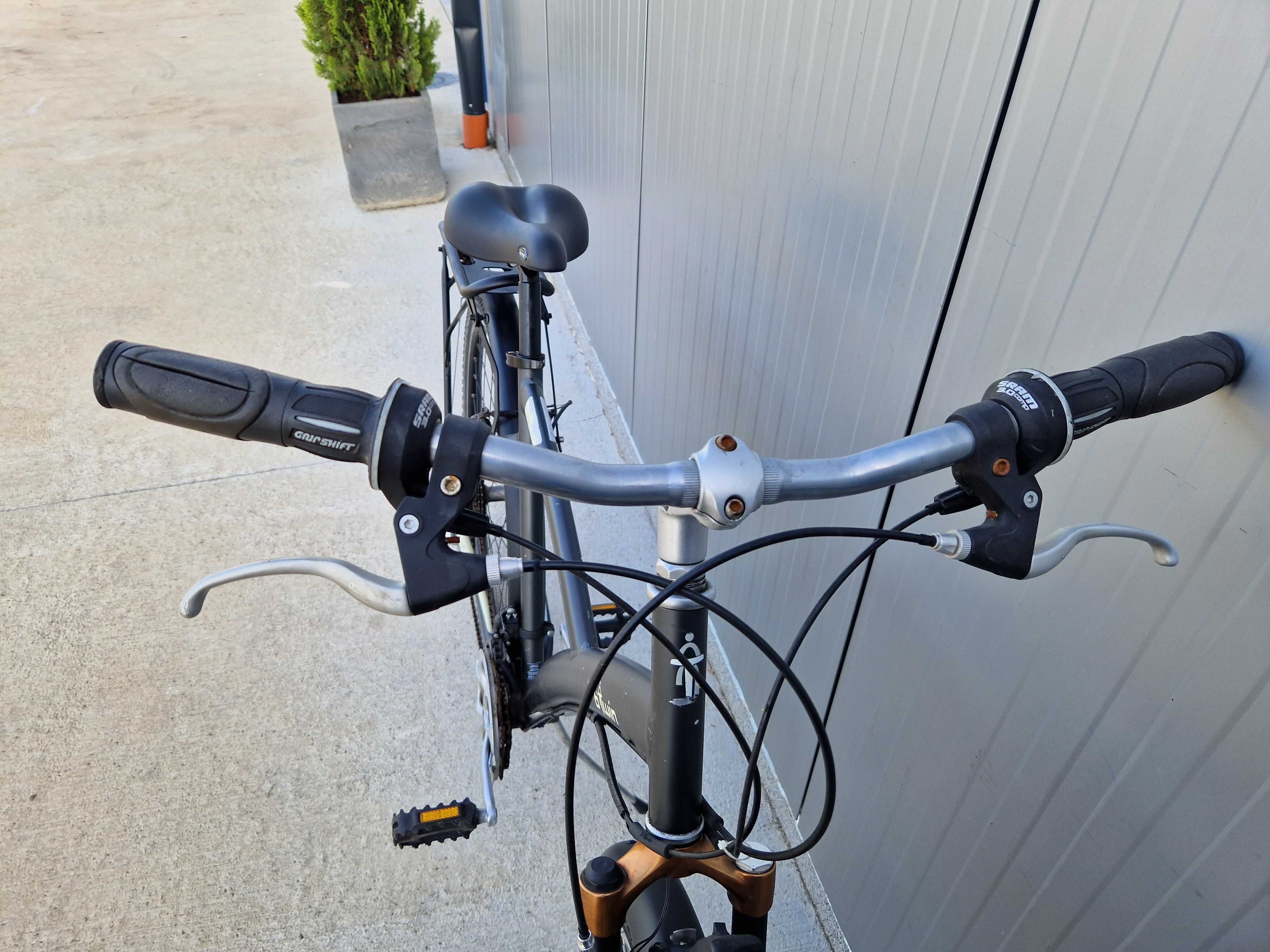 Алуминиев велосипед B"Twin колело 28"