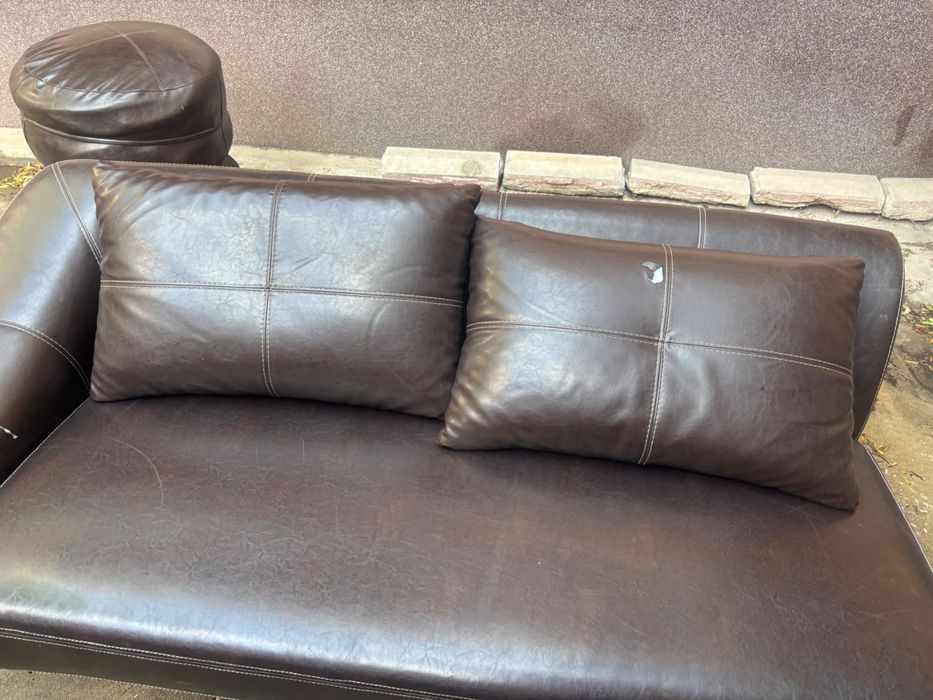 Кожен диван 3 м х 2 м
