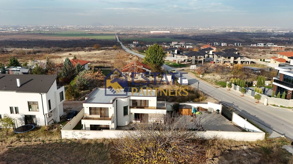 Къща в Пловдив, област-с.Белащица площ 196 цена 460000