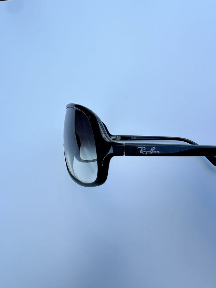 Ray Ban RB 4082 Подходящи и за облачни дни