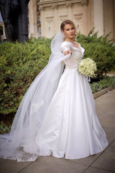 Rochie de mireasa,stare foarte buna,curatata profesional