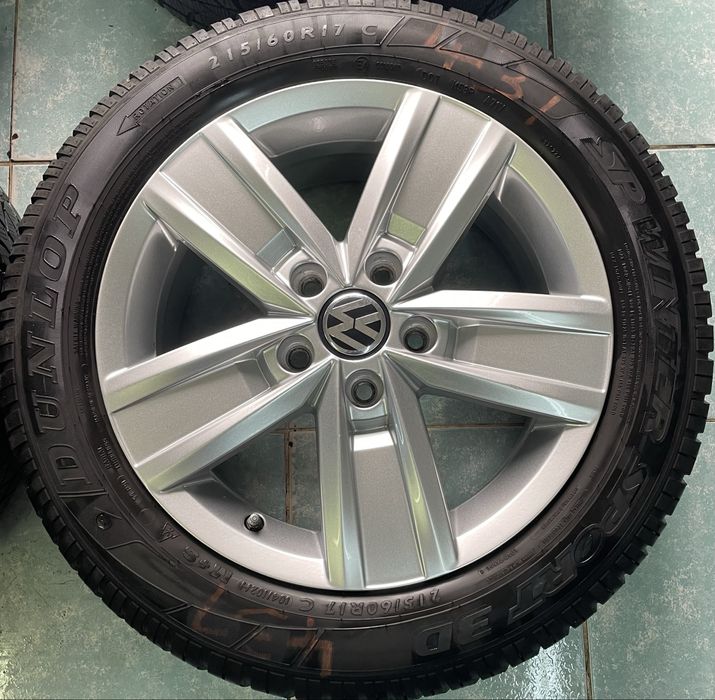 Jante aliaj R17 originale VW T5 T6 anvelope 215/60/17 C Dunlop 2020