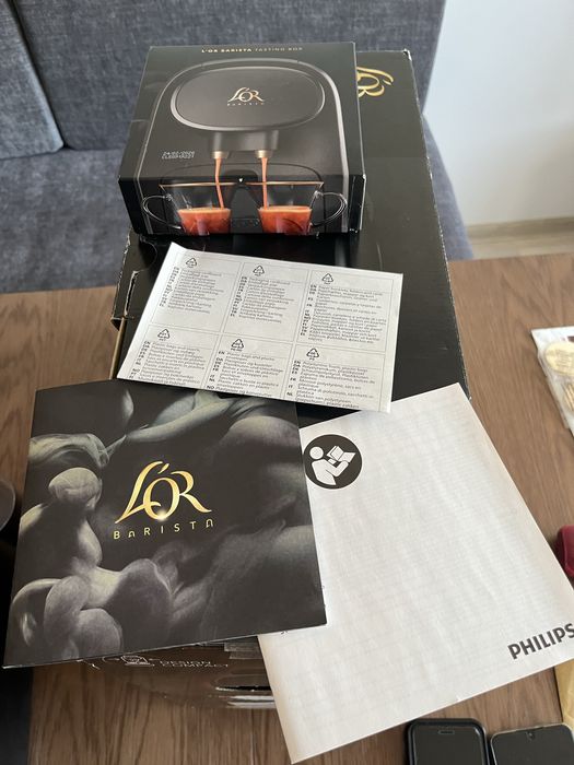 Продавам кафе машина Philips с капсули Nespresso
