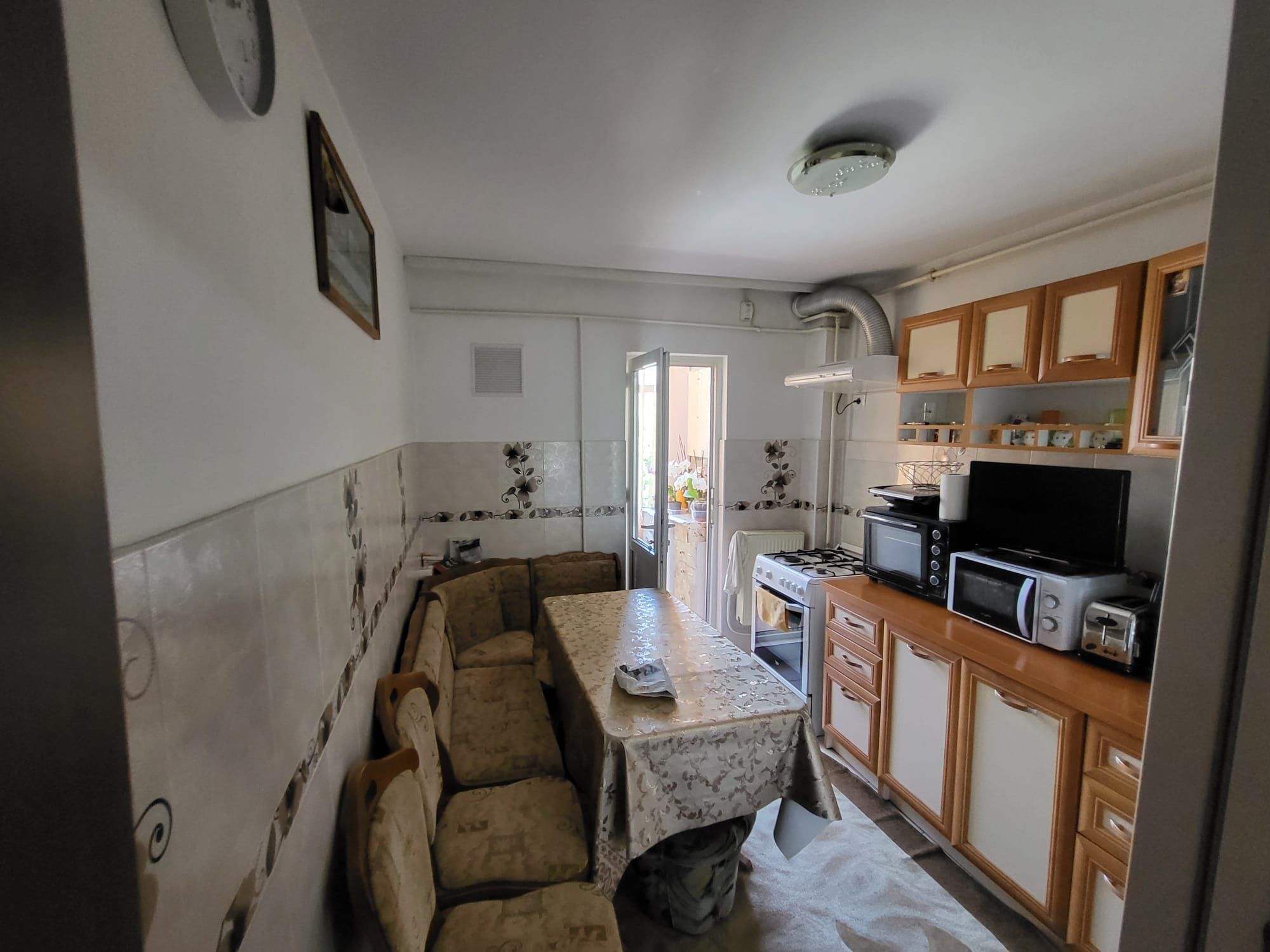 De vânzare apartament 3 camere decomandat