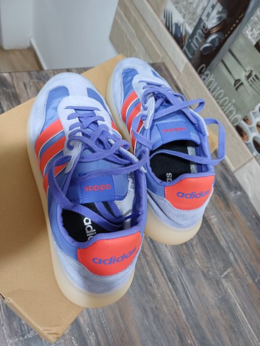 Adidași piele nr 40