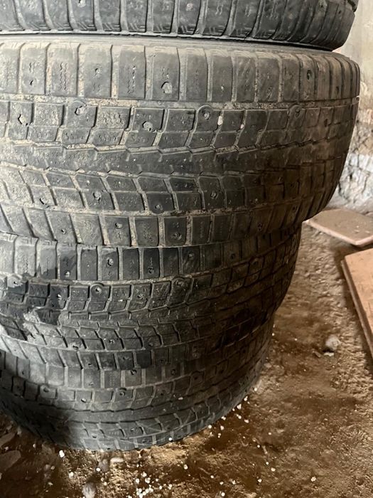 Продается б/у зимние шины, 4 шт, 3 шт летние в среднем сос