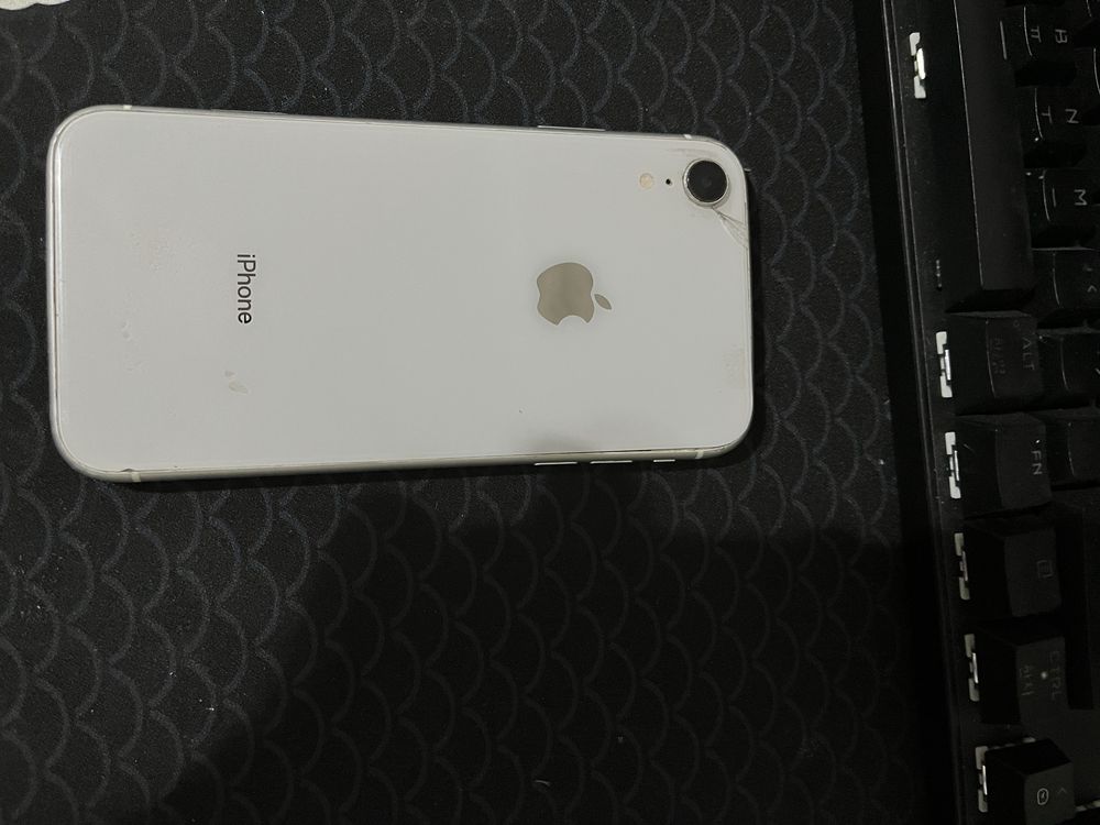 Iphone XR с дефектом
