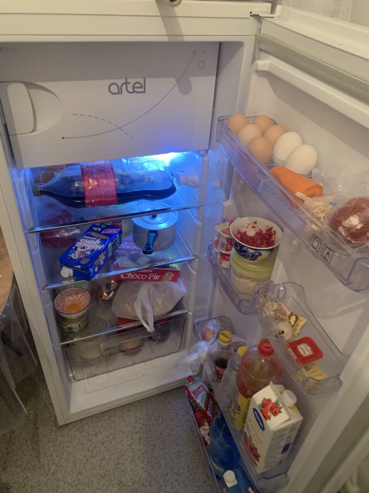 Продается холодильник Artel.