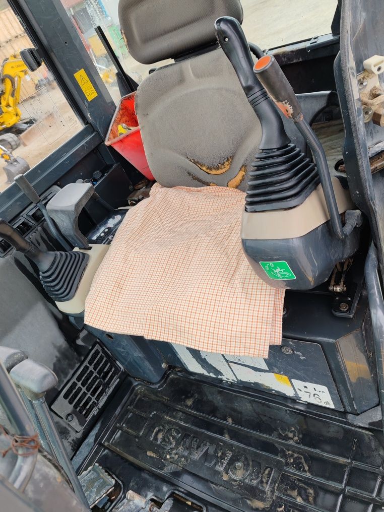 Komatsu PC50 an 2006 import Italia 3 cupe motor yanmar 4 cilindri