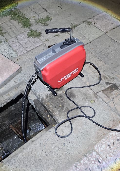 Вызов сантехника на дом. Прочистка канализации в квартире с аппаратом