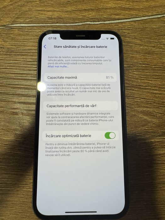 Iphone 12 64GB 81% Baterie