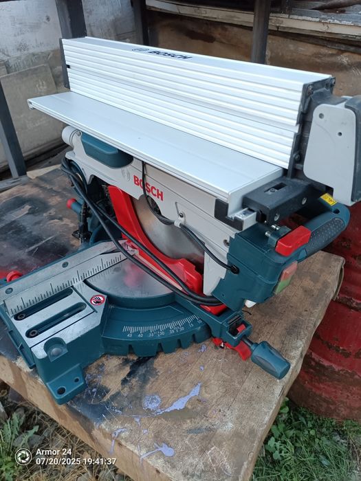 Торцовочная пила Bosch