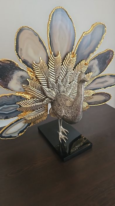 Păun cu pietre de agat