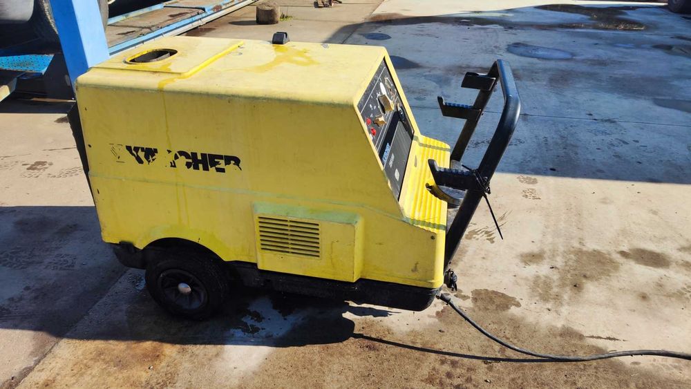 Продавам пароструйка Керхер