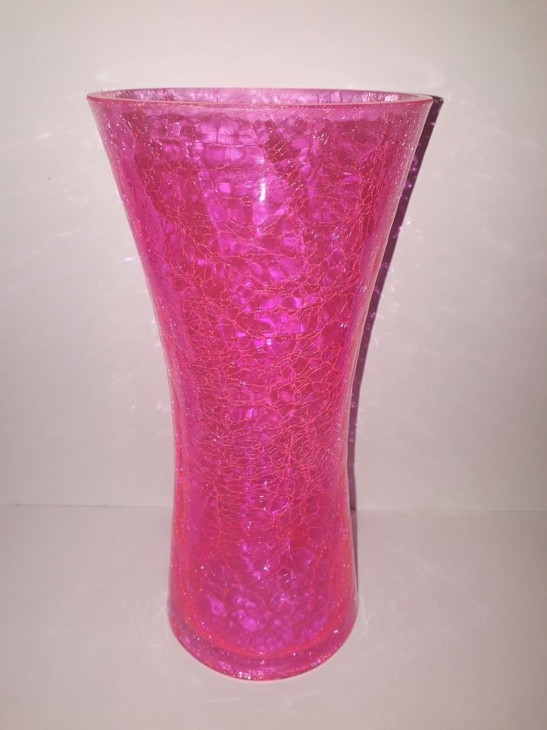 Vaza de sticla roz .