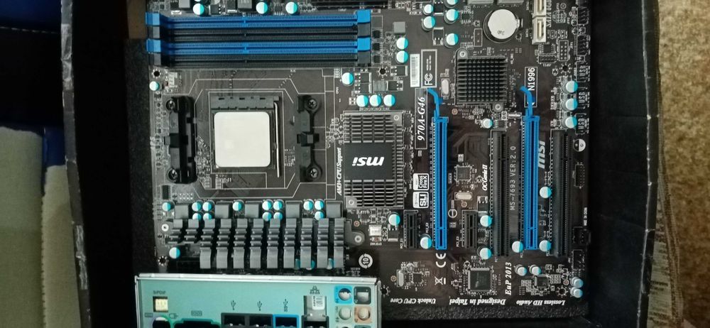 Продавам дъно msi 970a-g46 FX 6300 12гб рам