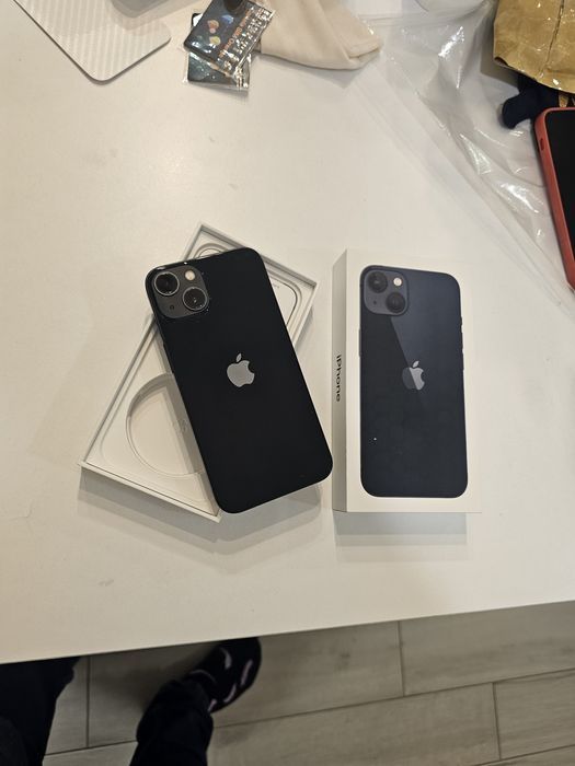 Vand Iphone 13 128 gb 80% bateria