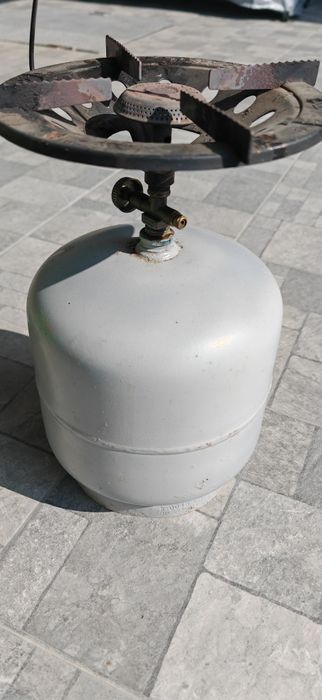 Vând butelie camping 5litri