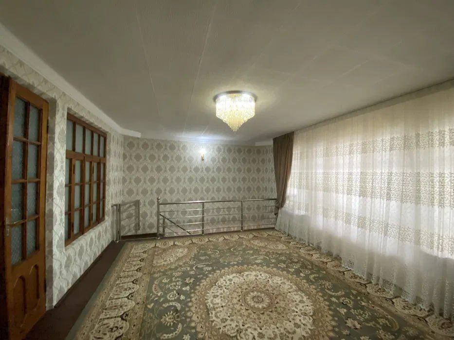 Сотилади Дом Яккасарай 2,5 сотки 2 этажа ор. ресторан Сим Сим Продажа