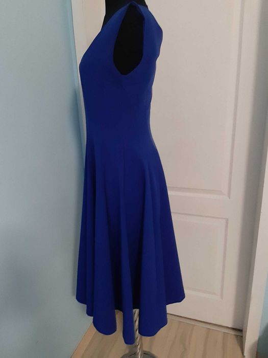 Стилна рокля с подарък колие