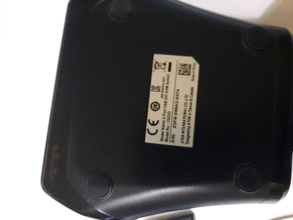 Comutator Video 2 PC-uri - DVI cu 2-PORTURI USB Model CS22D