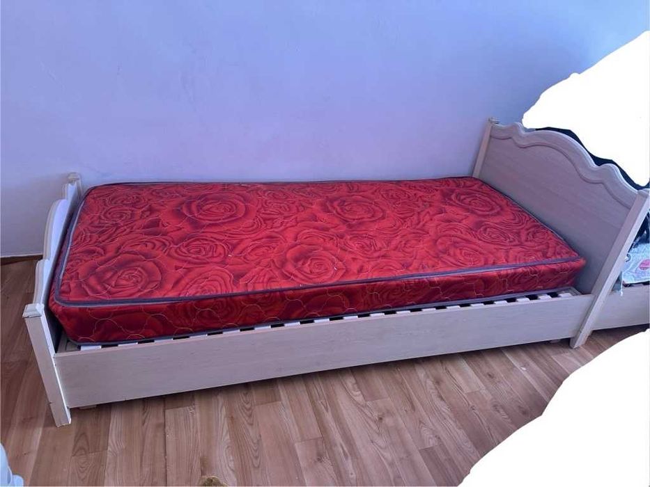 Кровать для спальни
