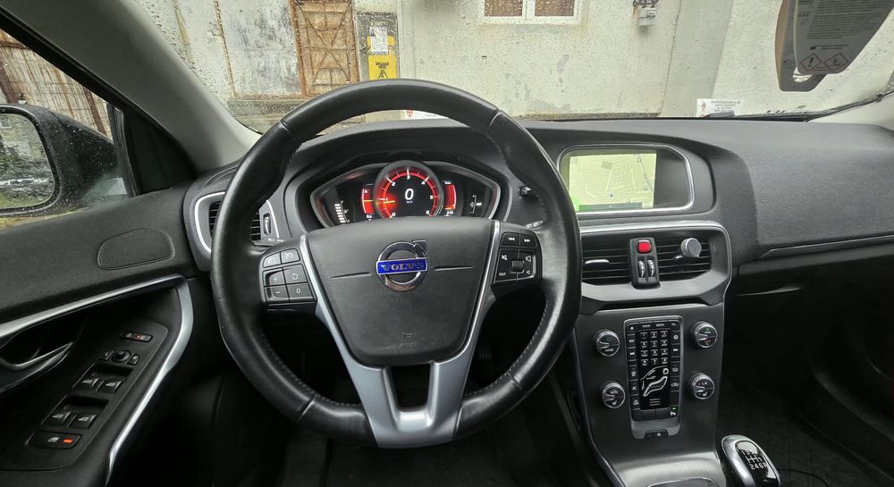 Volvo V40 2016. Diesel ,Dublu climatronic, Euro 6