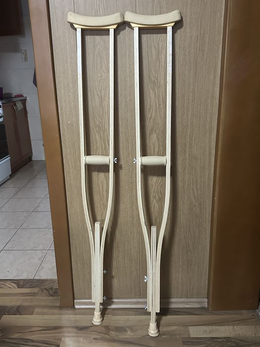 Деревяные костыли