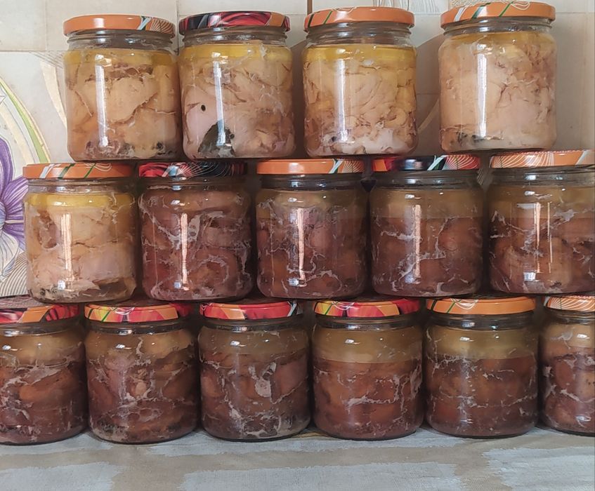 Мясо домашнего копчения.