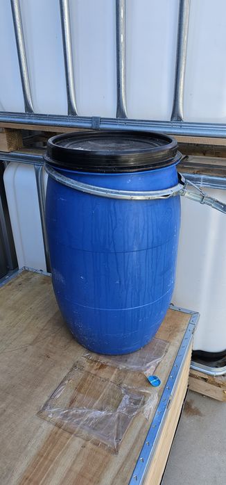 Vand butoaie cu capac