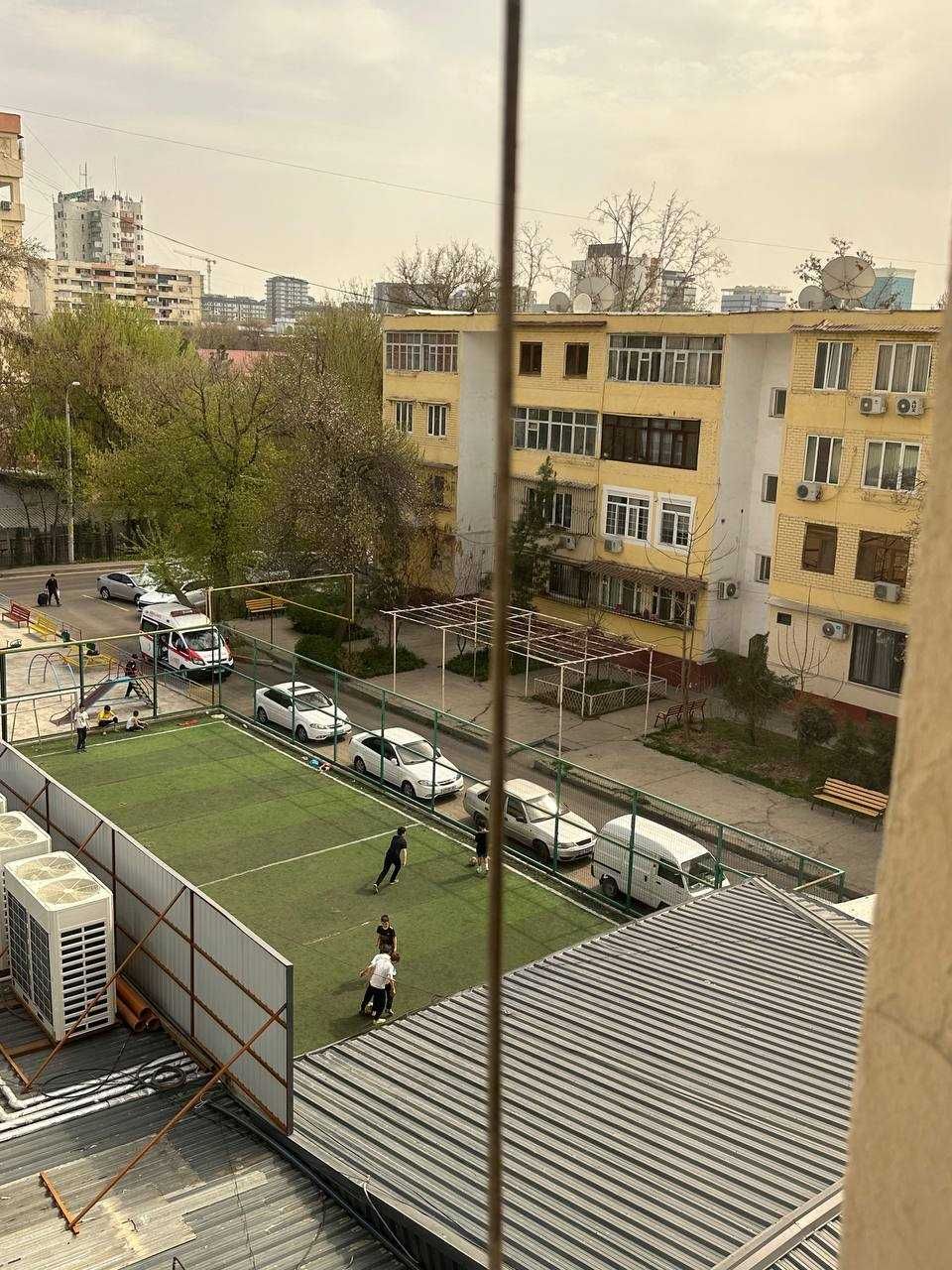 Продается на Ц-5, 1-комнатная квартира 1/4/4