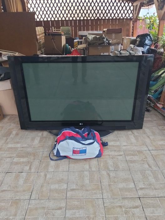 Vând televizor LG /LCD diagonala  167