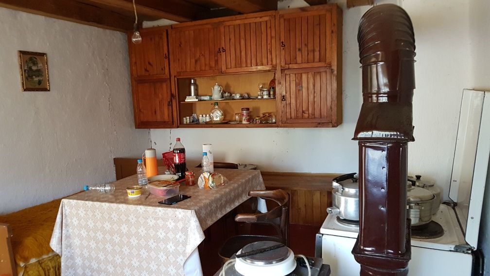 С.Горна Диканя къщи с двор 1400кв.м