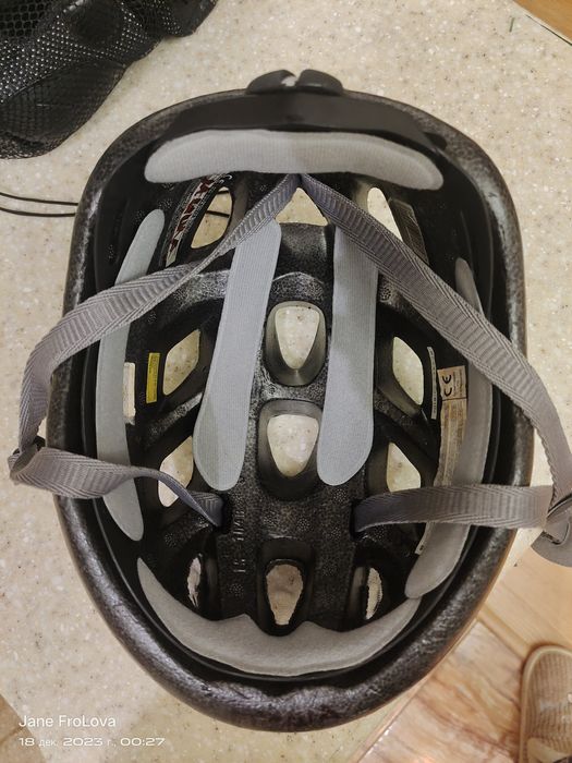 Продам велосипедный шлем