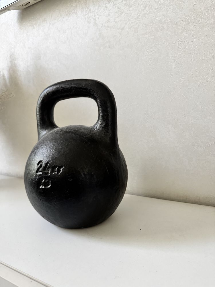 Продаются гири 8 кг и 24 кг