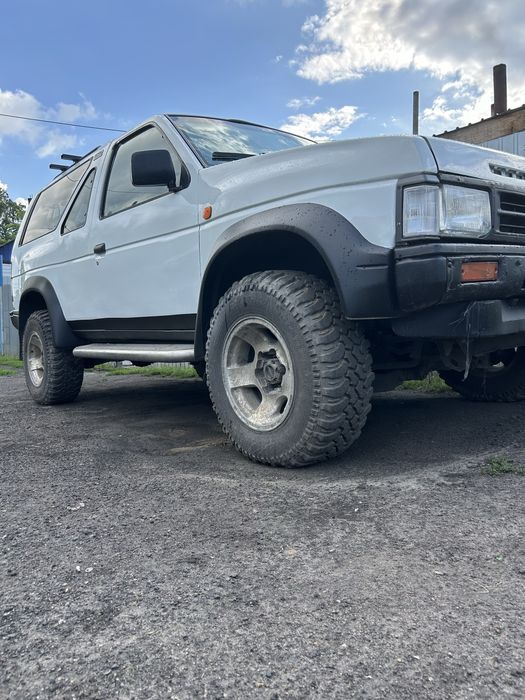 Nissan terrano 1