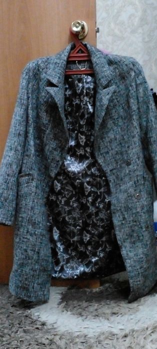 Продаю демисезонное пальто