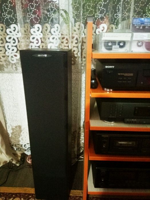 Boxe Qadral Quintas , amplificator Onkyo,cd player Sony.