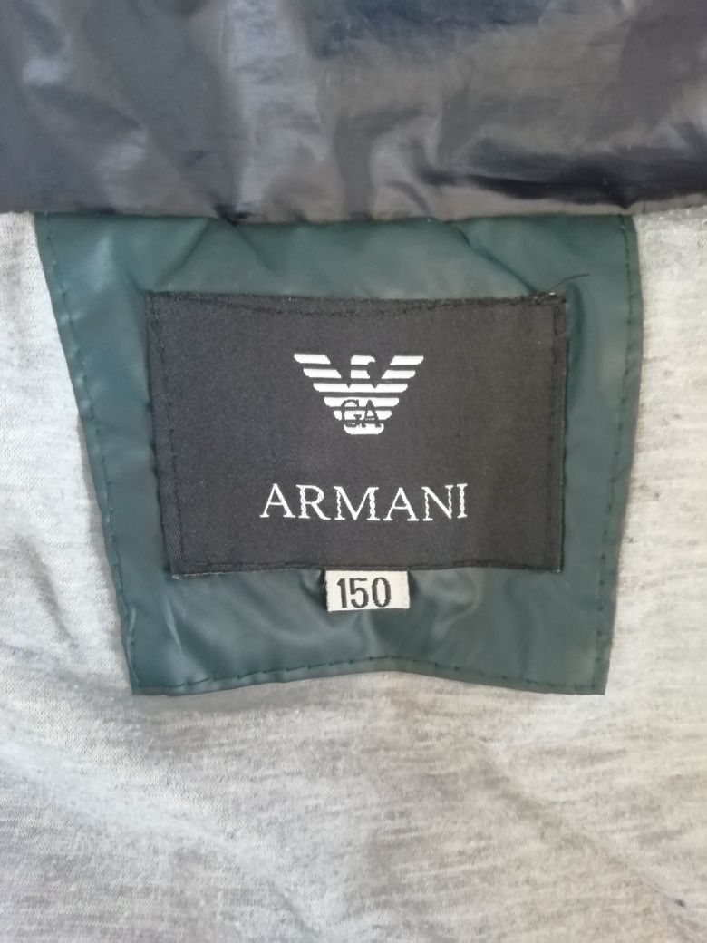 Безрукавка (жилет) "ARMANI" детская со сьемной капюшоном.