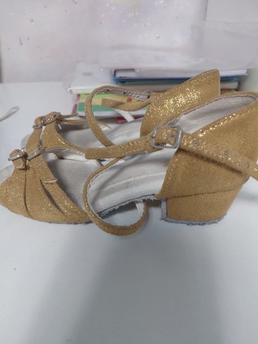Бальные туфли продам