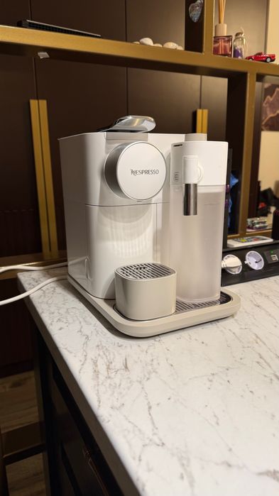 Nespresso Gran Lattissima Folosit foarte puțin /Stare excelentă