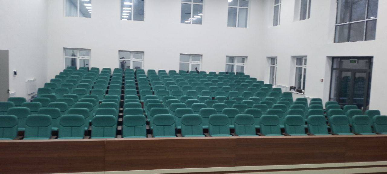 Театральный кресло для активного зала