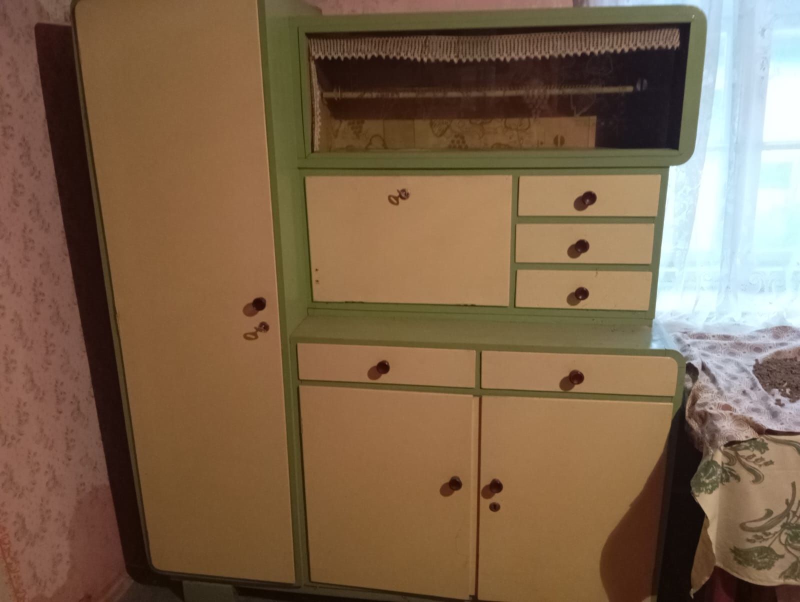 Mobilă  veche ani 60-70