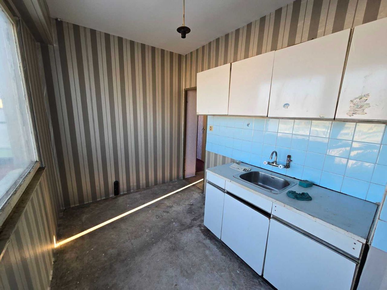 Продава се Двустаен апартамент в Ихтиман - 57 кв.м за 761 €/кв.м - Снимка #12